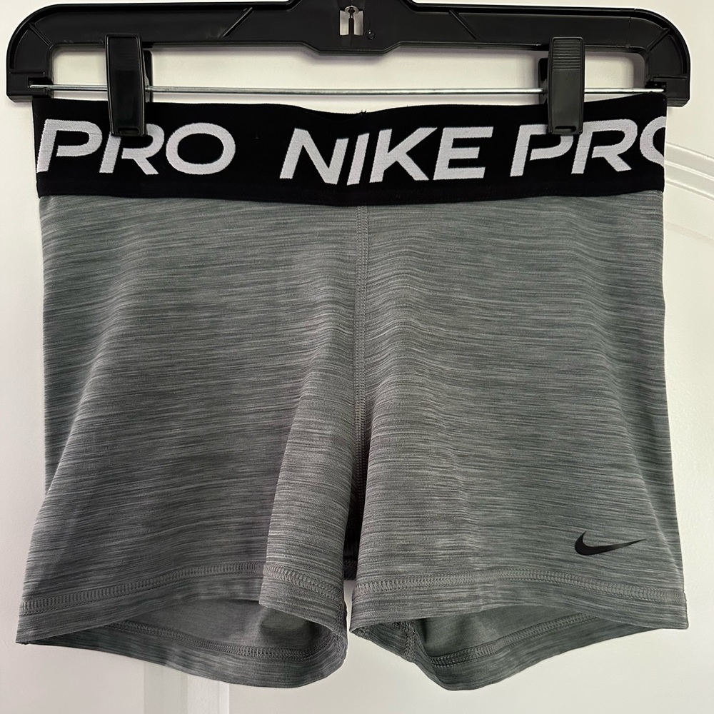 Women’s - Nike Pro Dri-FIT Gray Shorts - Medium